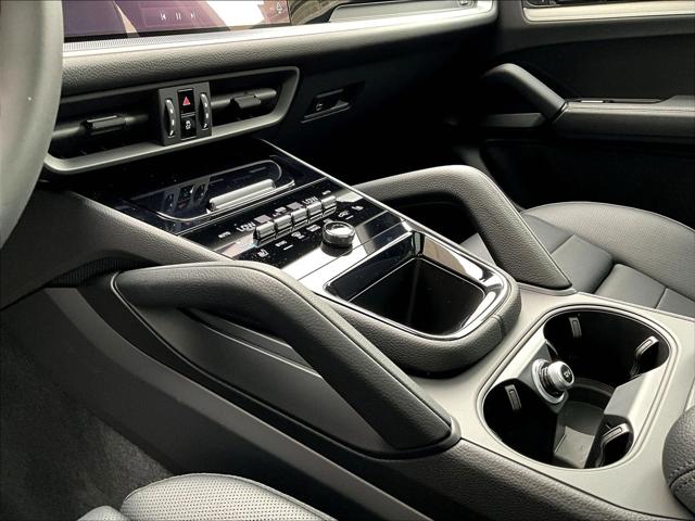 2026 Porsche Cayenne Unknown