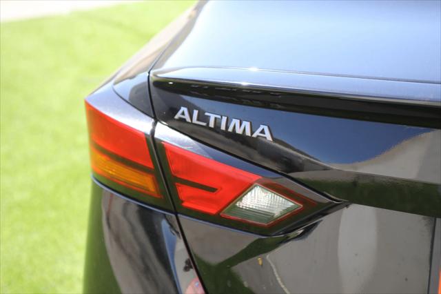 2023 Nissan Altima SR FWD