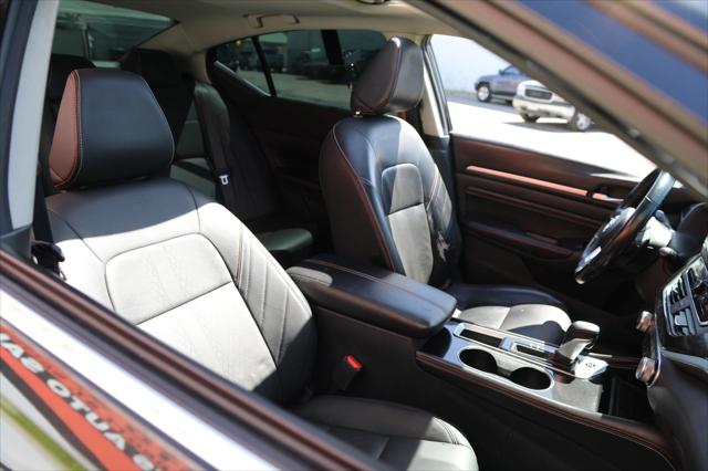 2023 Nissan Altima SR FWD