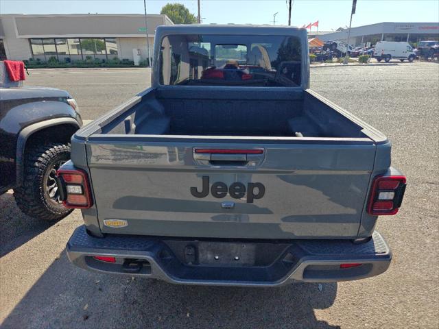 2023 Jeep Gladiator Sport