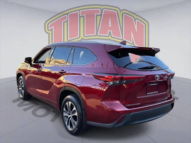 2021 Toyota Highlander XLE [2]