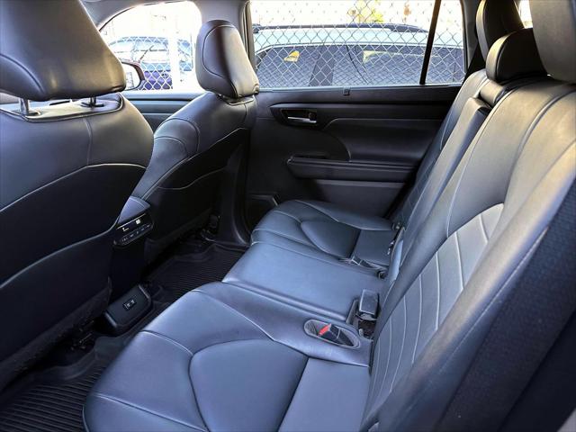 2021 Toyota Highlander XLE [13]