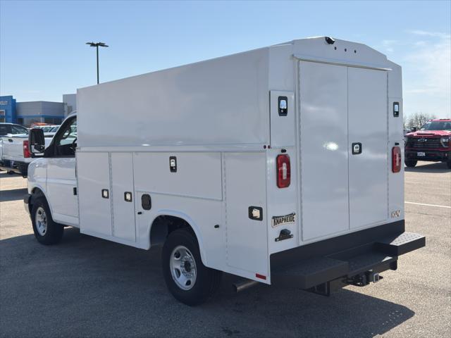 2025 Chevrolet Express Cutaway Work Van