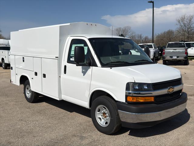 2025 Chevrolet Express Cutaway Work Van