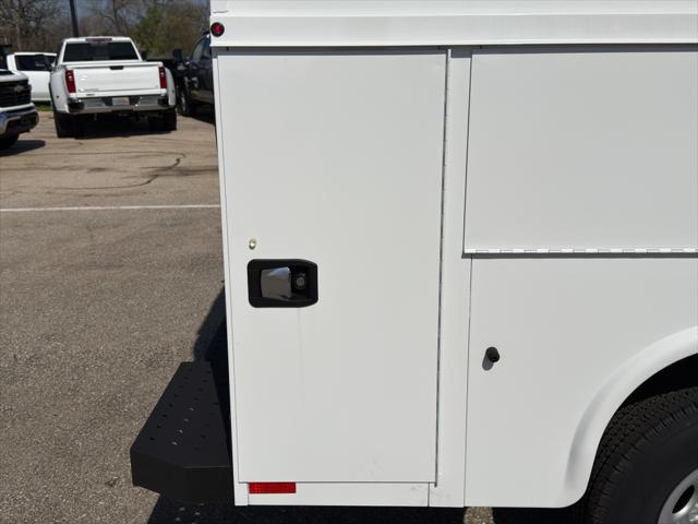2025 Chevrolet Express Cutaway Work Van