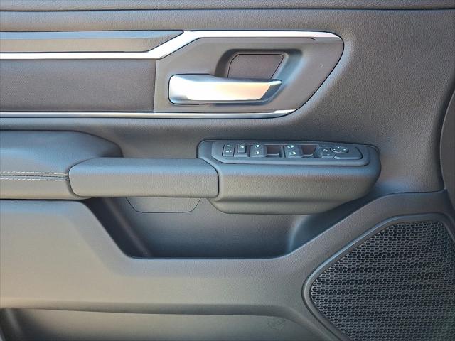 2026 Ram 1500 Lone Star Crew Cab 4x4 5'7" Box