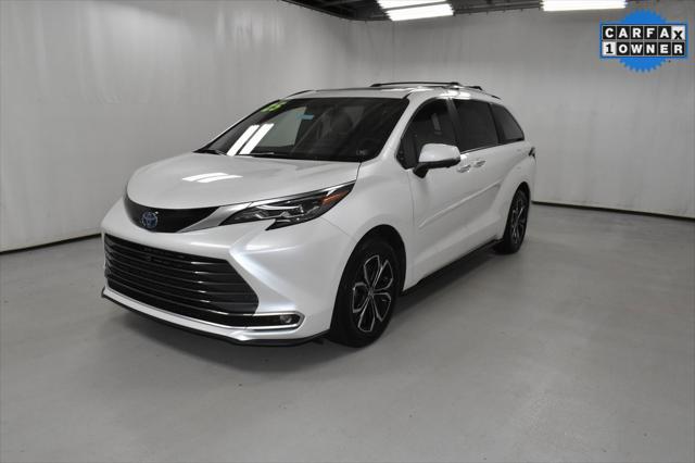 2025 Toyota Sienna Platinum