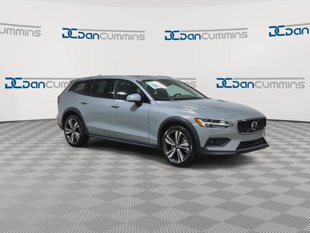 2025 Volvo V60 Cross Country B5 Plus 2025 Volvo V60 Cross Country B5 Plus