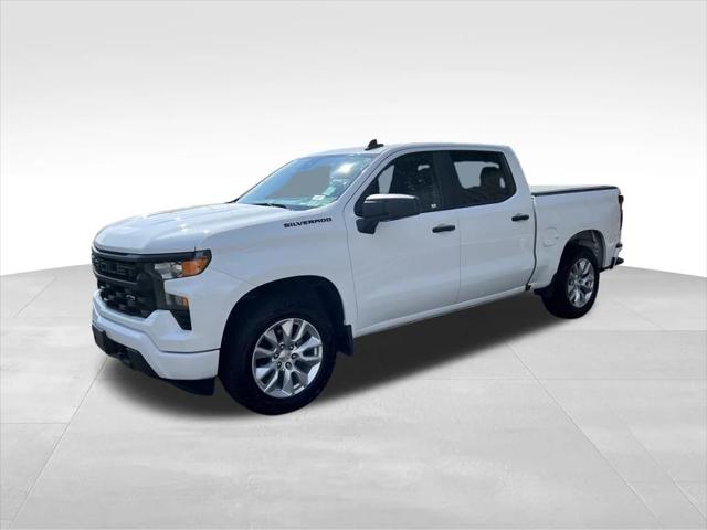 2023 Chevrolet Silverado 1500 4WD Crew Cab Short Bed Custom