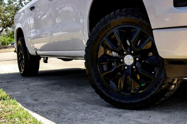 2023 Chevrolet Silverado 1500 4WD Crew Cab Short Bed Custom
