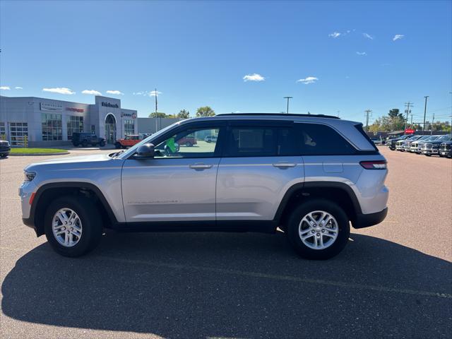 2024 Jeep Grand Cherokee Laredo 4x4 2024 Jeep Grand Cherokee Laredo 4x4