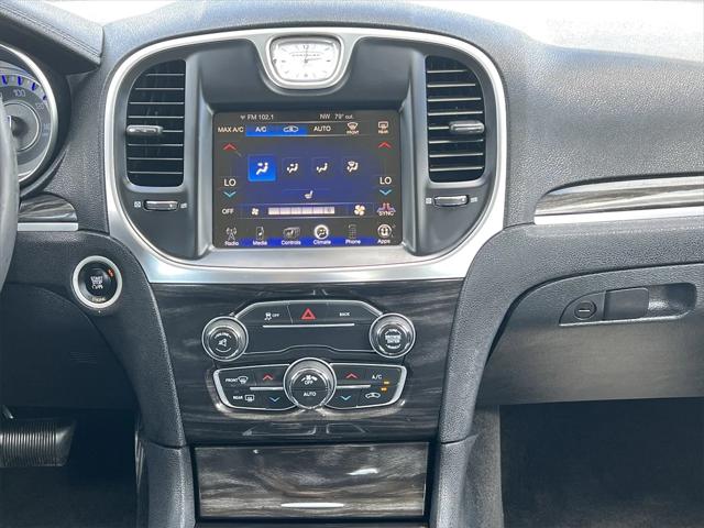 2015 Chrysler 300 Limited