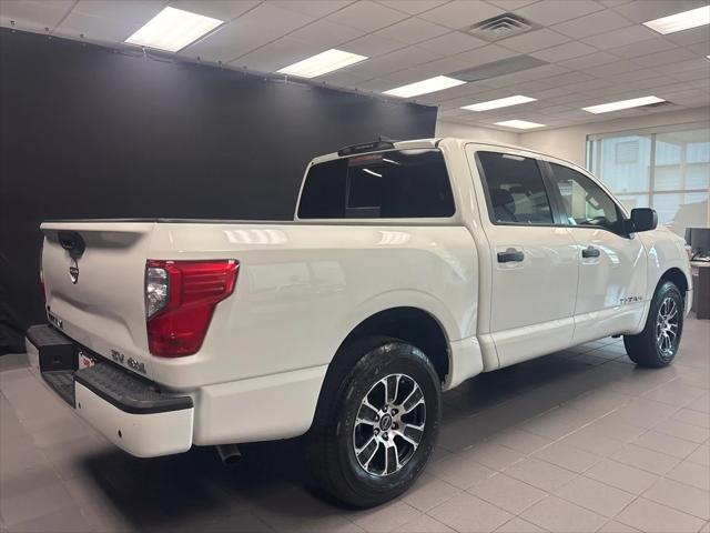 2023 Nissan TITAN Crew Cab SV 4x4