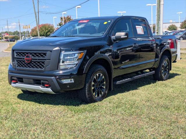 2024 Nissan TITAN Crew Cab PRO-4X 4x4