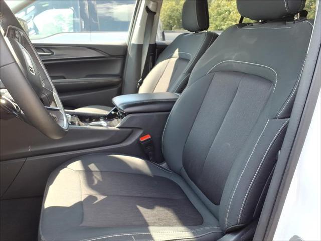 2023 Jeep Grand Cherokee L Laredo 4x2