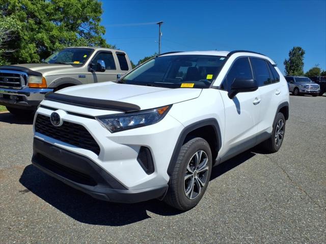 2020 Toyota RAV4 LE