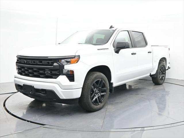 2022 Chevrolet Silverado 1500 4WD Crew Cab Short Bed Custom
