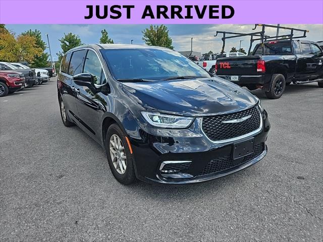 2024 Chrysler Pacifica Touring