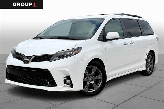 2018 Toyota Sienna SE 8 Passenger