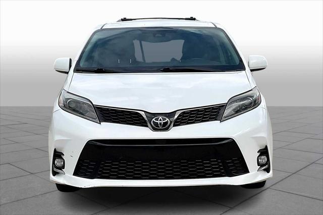 2018 Toyota Sienna SE 8 Passenger