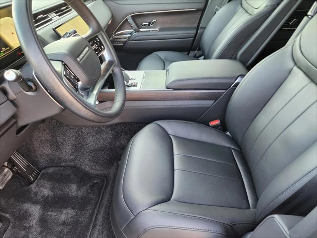 2025 Land Rover Range Rover P550e Autobiography
