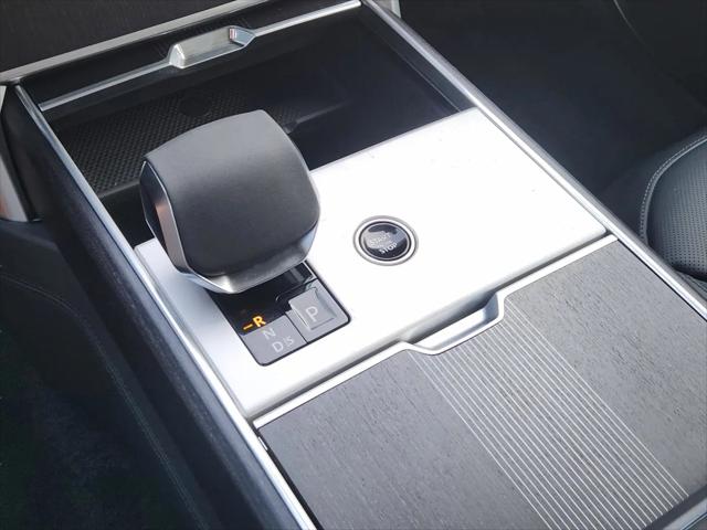 2025 Land Rover Range Rover P550e Autobiography