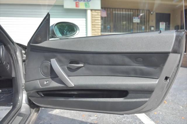 2005 BMW Z4 2.5i