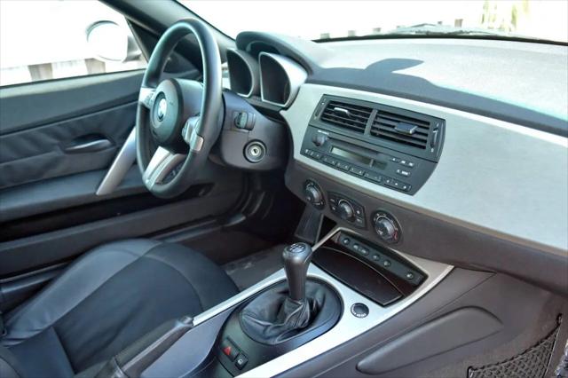 2005 BMW Z4 2.5i