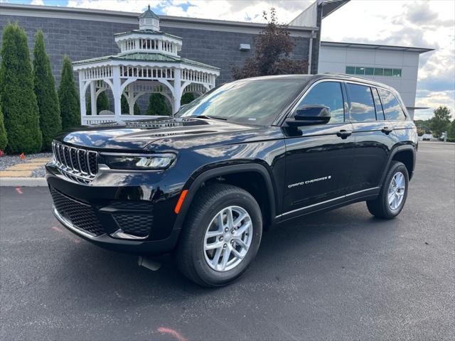 2025 Jeep Grand Cherokee GRAND CHEROKEE LAREDO X 4X4
