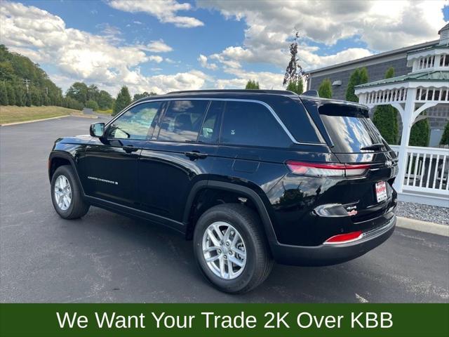 2025 Jeep Grand Cherokee GRAND CHEROKEE LAREDO X 4X4