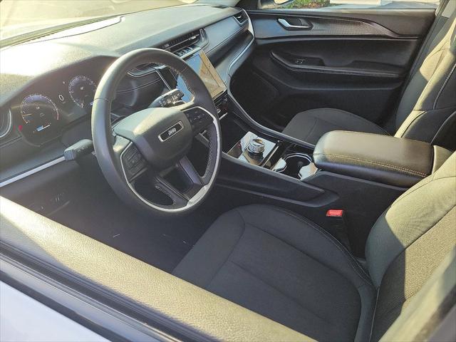 2023 Jeep Grand Cherokee L Laredo 4x2 2023 Jeep Grand Cherokee L Laredo 4x2