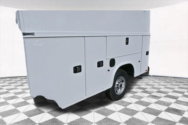2025 GMC Savana Cutaway Work Van