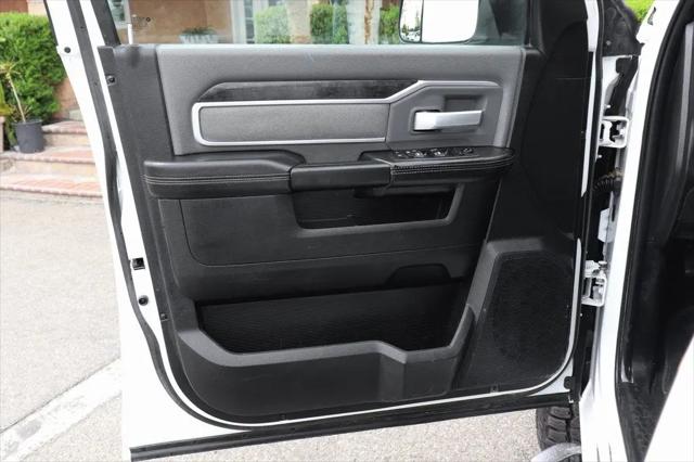 2021 Ram 3500 Big Horn Crew Cab 4x4 8' Box