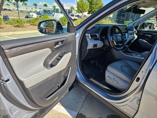2023 Toyota Highlander Platinum