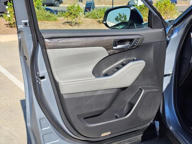 2023 Toyota Highlander Platinum