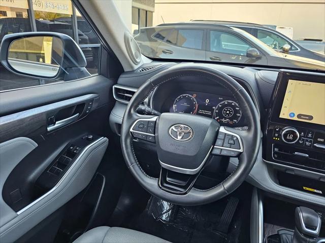 2023 Toyota Highlander Platinum
