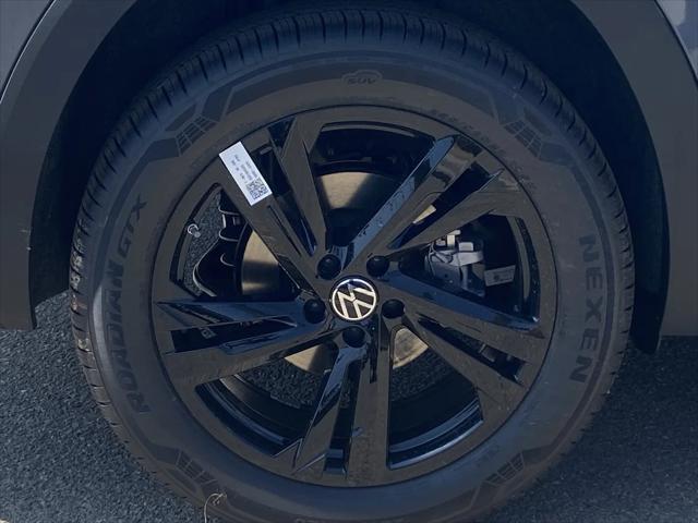 2026 Volkswagen Atlas Cross Sport SEL R-Line Black