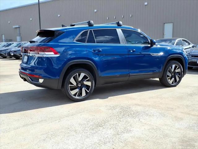 2026 Volkswagen Atlas Cross Sport SE with Technology
