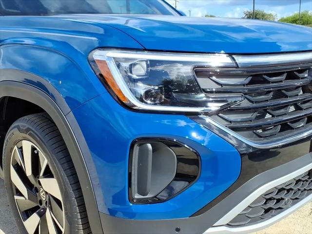 2026 Volkswagen Atlas Cross Sport SE with Technology