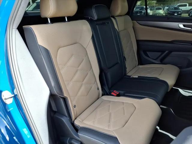 2026 Volkswagen Atlas Cross Sport SE with Technology