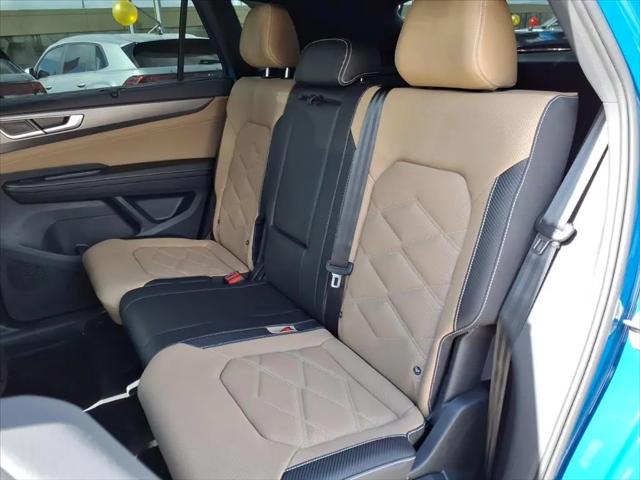 2026 Volkswagen Atlas Cross Sport SE with Technology