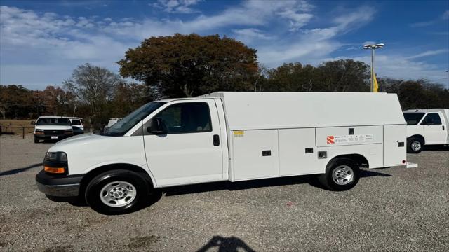 2025 Chevrolet Express Cutaway Work Van