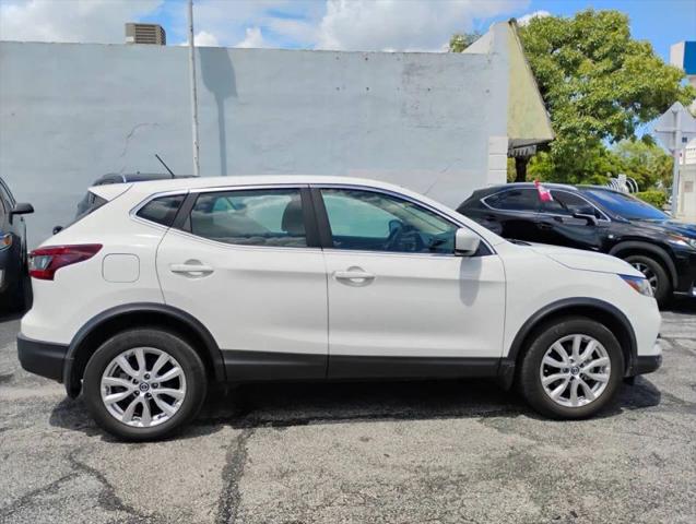 2022 Nissan Rogue Sport S FWD Xtronic CVT