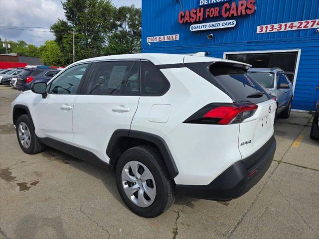 2024 Toyota RAV4 LE