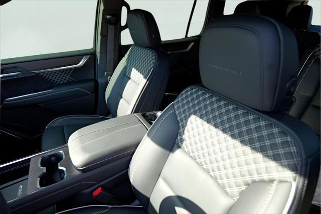 2026 GMC Acadia FWD Denali