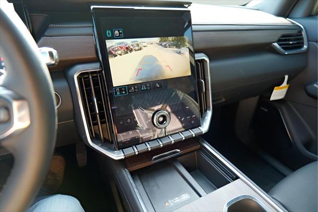 2026 GMC Acadia FWD Denali