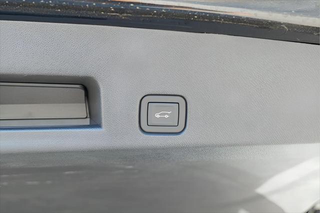 2026 GMC Acadia FWD Denali