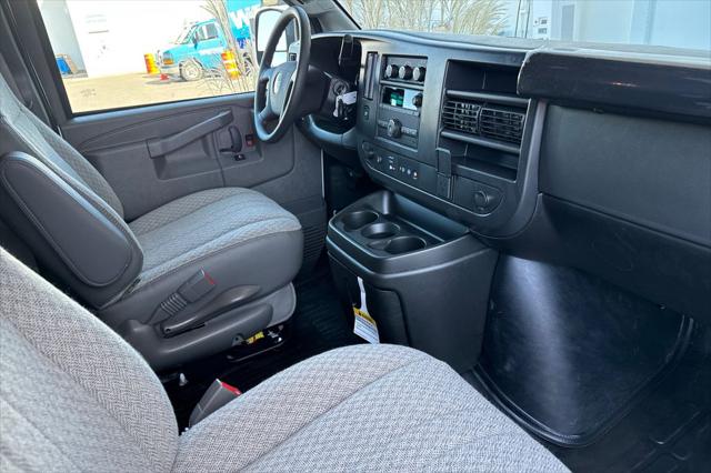 2025 GMC Savana Cargo RWD 3500 Regular Wheelbase Work Van