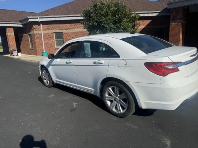 2013 Chrysler 200 LX
