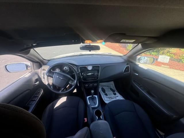 2013 Chrysler 200 LX